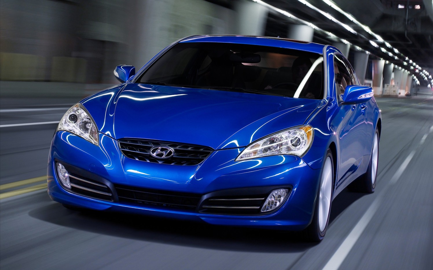 Hyundai_Genesis_Coupe_Blue_2010.jpg