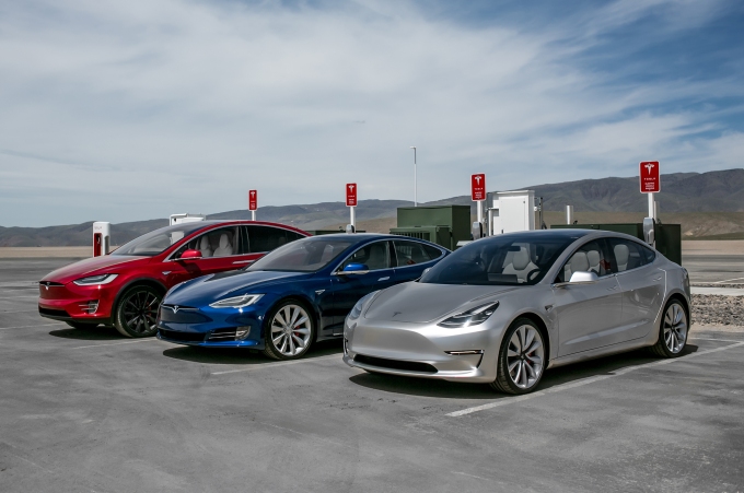 2017-Tesla-Model-3-2016-Tesla-Model-X-Tesla-Model-S-charging-stations