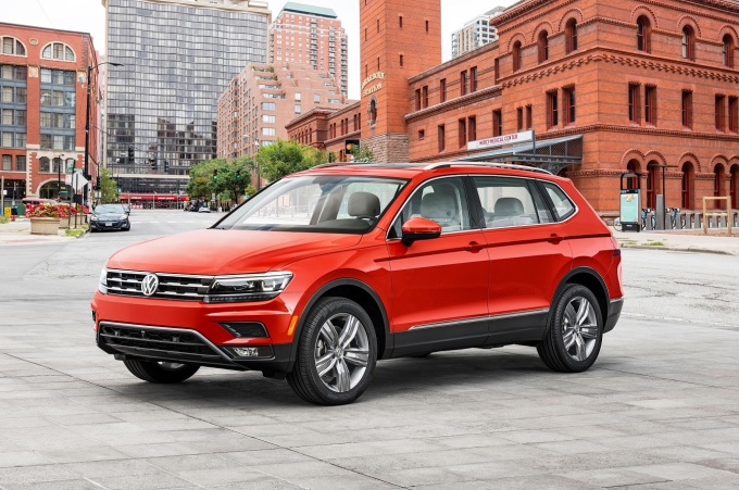 2018-Volkswagen-Tiguan-long-wheelbase-front-three-quarter-2.jpg
