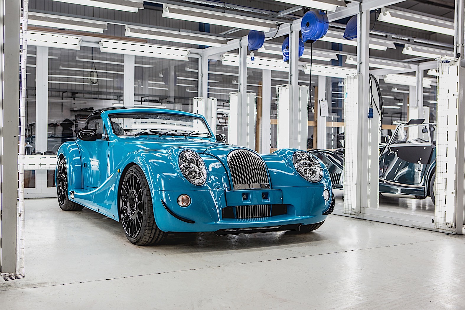 first-of-eight-morgan-aero-gt-rolls-off-assembly-lines-in-blue-124805_1.jpg